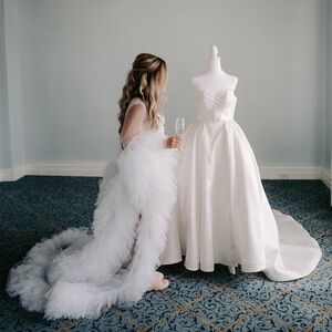 Voir victoria style inspired bridal robe